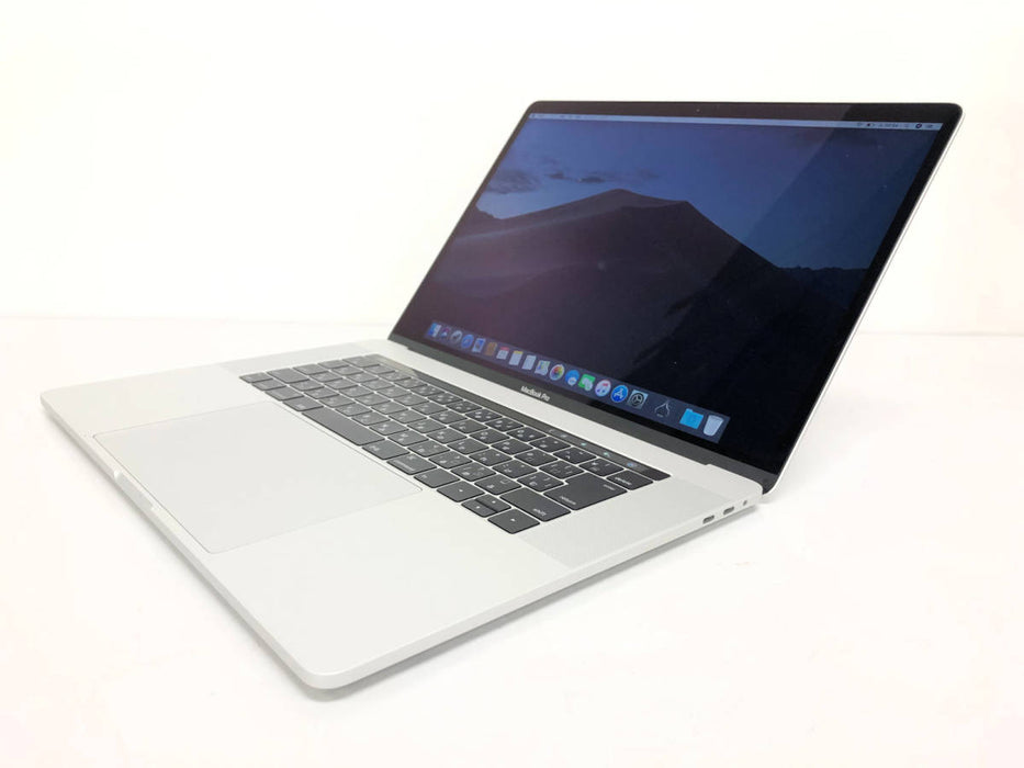 Refurbished (Good) - Apple MacBook Pro 15" (Model 2017) - MPTR2LL/A - Intel Core i7 - 7700HQ Speed: 2.8GHz / Memory: 16GB / Hard drive: 256GB / OSX Loaded - Grade A Condition 9/10