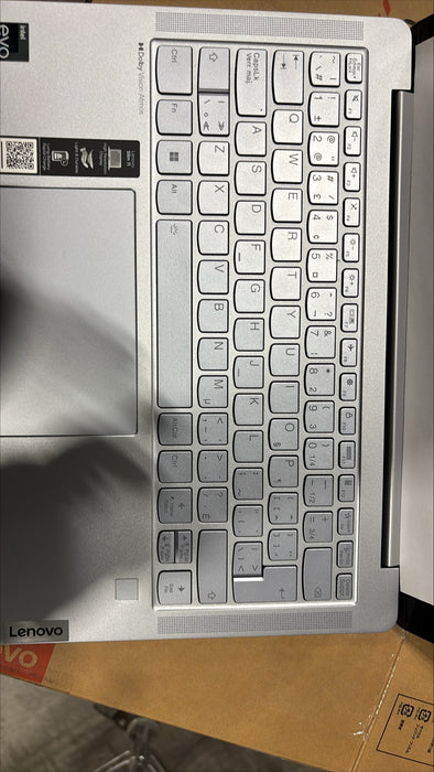 Remis à neuf (correct) - Lenovo Slim 7 - 14IRP8 - Ordinateur portable 14" - Intel Core i7-1360P - 16 Go de RAM - SSD 1 To - Windows 11 Pro - Légères rayures